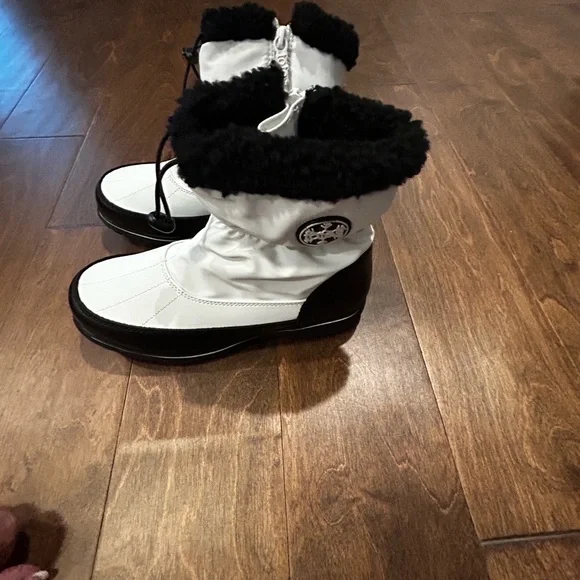 TOTES White and Black Winter Boots - Picture 6 of 8